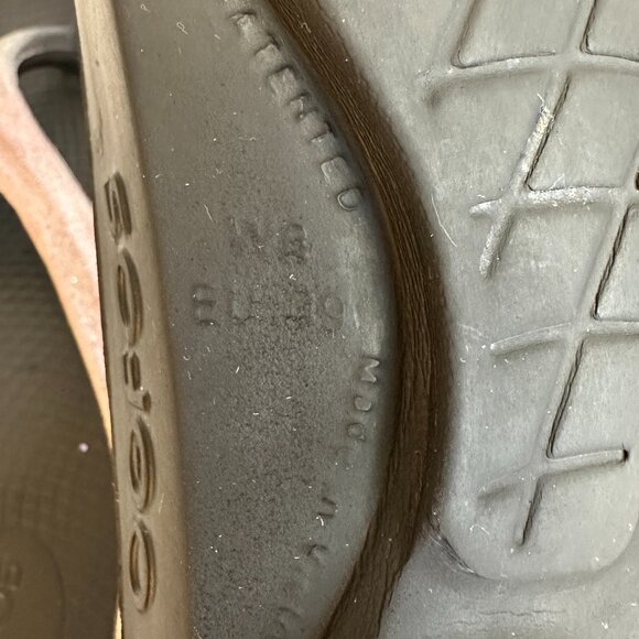 OOFOS OOlala Luxe Recovery Flip Flop Black Pink Sparkle, 8 - Picture 11 of 11